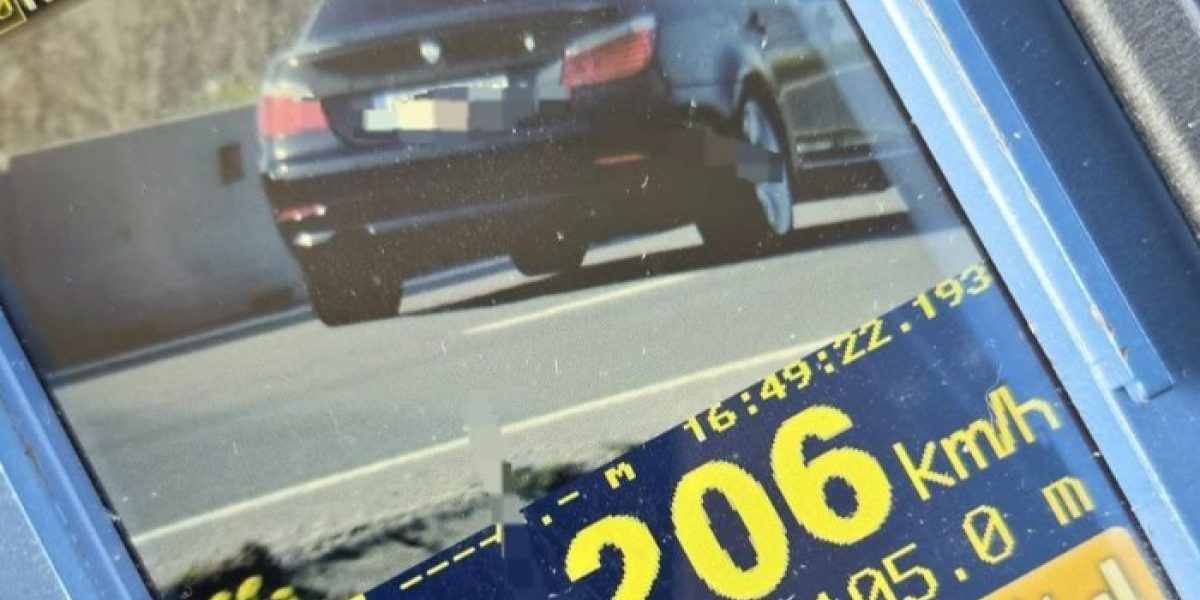 Șofer, VITEZĂ record pe DN: 206 km/h! Poliția: „De parcă-s piste!”