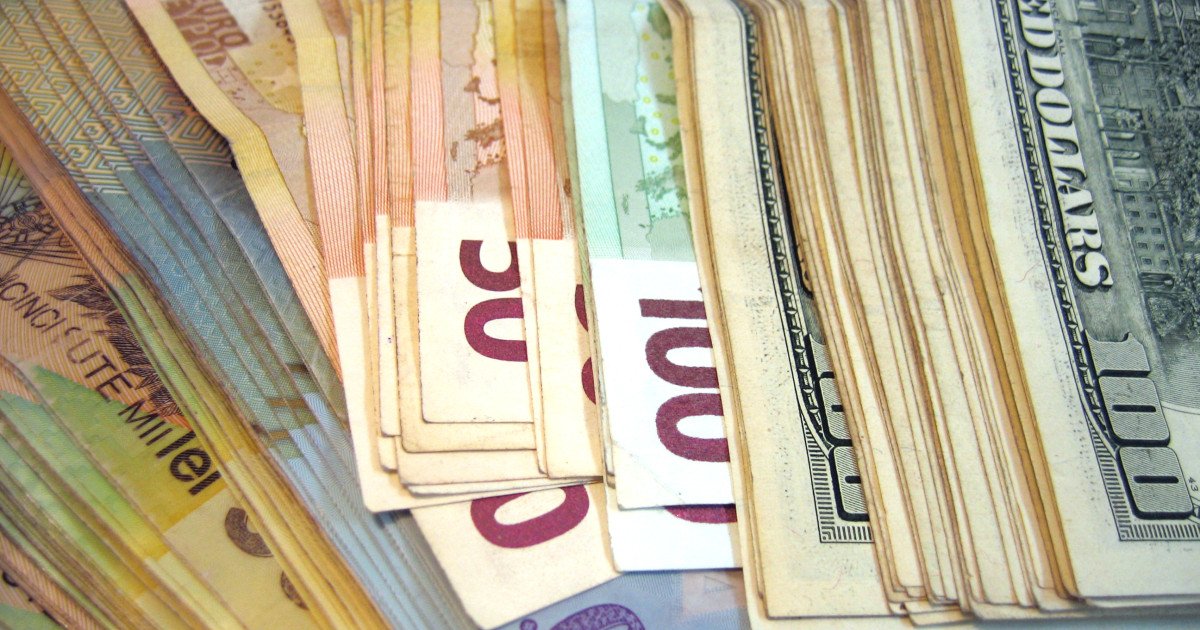 Euro în scădere la cursul BNR