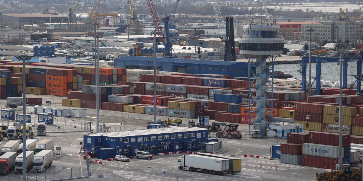 Guvernul a aprobat suplimentarea bugetului Ministerului Transporturilor și Infrastructurii pentru anul 2026 cu 281,6 milioane de lei, conform unei decizii luate joi