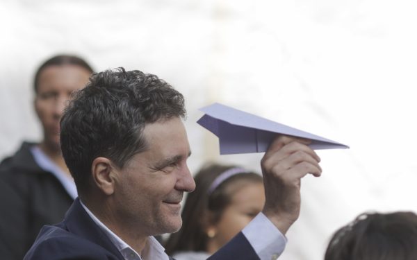 Copiii lui Nicușor Dan, departe de TV: Când se mută edilul cu familia