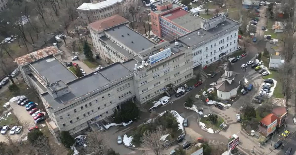 Construcția Spitalului CF2 din București, începută în 1942 pe un teren donat de Casa Regală, se află într-un stadiu de degradare avansată după mai bine de 80 de ani