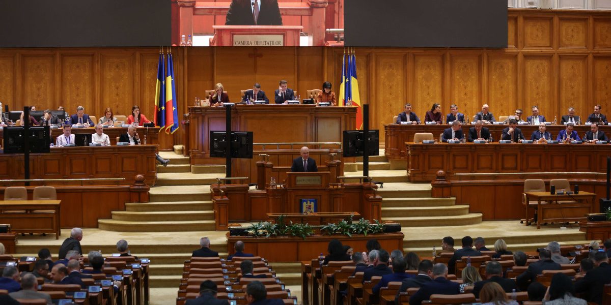 România, între stabilizare fiscală și criză politică: AUR, favorizat de paradox