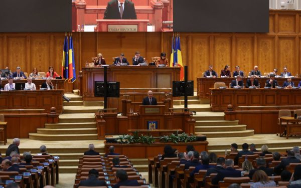 România, între stabilizare fiscală și criză politică: AUR, favorizat de paradox