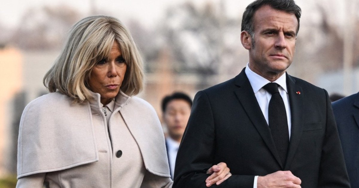 Președintele Franței, Emmanuel Macron, a comentat joi reacțiile dure ale fostului președinte american Donald Trump, afirmând că declarațiile acestuia despre soția sa, Brigitte Macron, „nu sunt nici elegante, nici la înălțime”