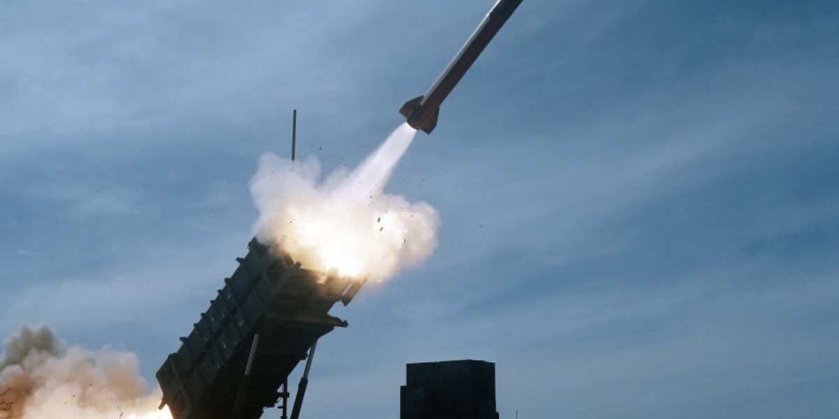 SUA avertizează: URIAȘE întârzieri la livrările de arme către Europa