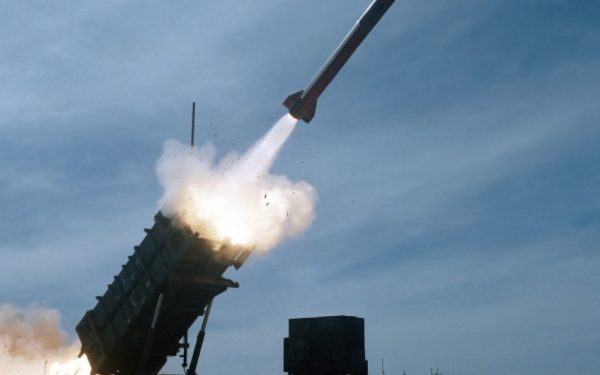 SUA avertizează: URIAȘE întârzieri la livrările de arme către Europa