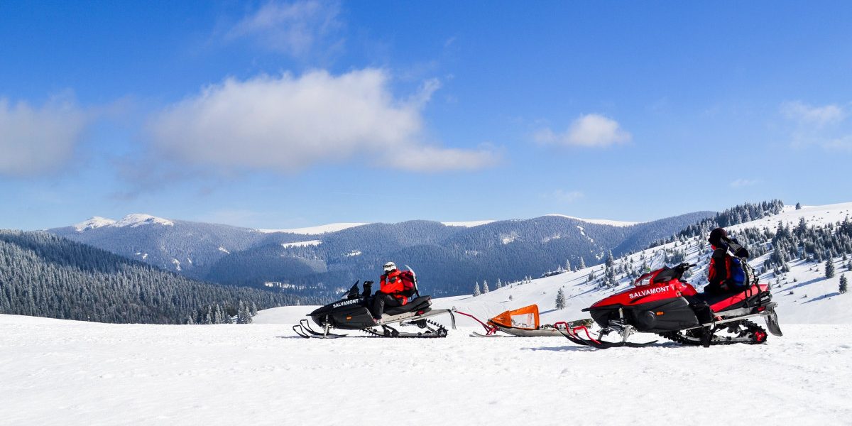 Tată și fiu, găsiți după cinci ore de căutări în munții Vâlcea