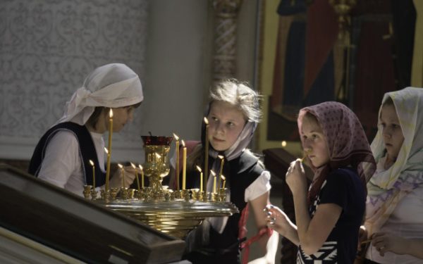 Când pică PAȘTELE? Calendarul ortodox vs. catolic: 2027-2036. Diferențe șocante