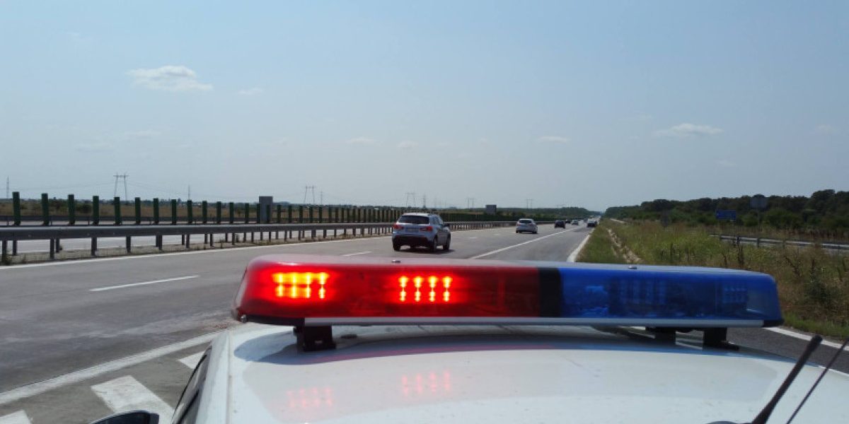 Șofer prins cu 224 km/h pe A1: Amendă URIAȘĂ și permis suspendat
