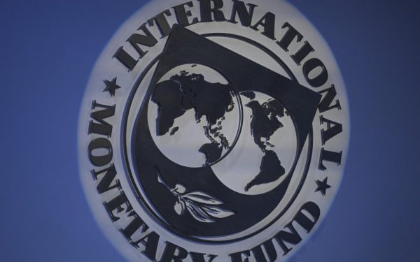 FMI trage semnalul de alarmă: România, creștere economică înjumătățită în 2026