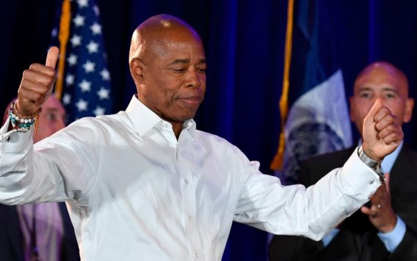 Eric Adams, fost primar NYC, a devenit cetățean albanez. Ce urmează?