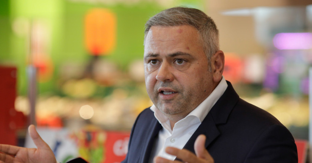 Tensiuni crescânde între Ministerul Agriculturii și Ministerul Finanțelor pe tema reducerii accizei la motorină Tensiunile dintre Ministerul Agriculturii și Dezvoltării Rurale și Ministerul Finanțelor publică o problemă majoră pentru sectorul agricol din România