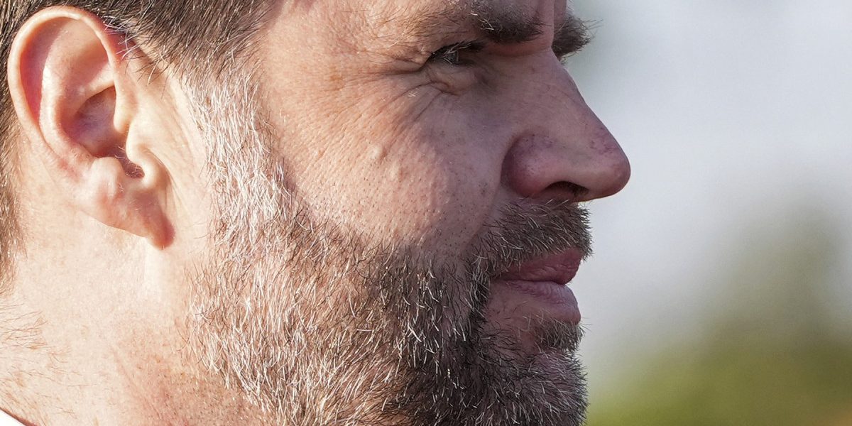 De ce l-a trimis Donald Trump pe J.D. Vance la Teheran? Misterul negocierilor