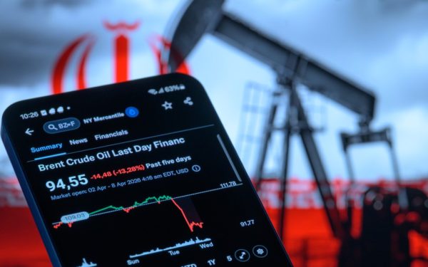 Miză uriașă: Un pariu de 950 milioane dolari, pe scăderea petrolului, înainte de Trump – Iran