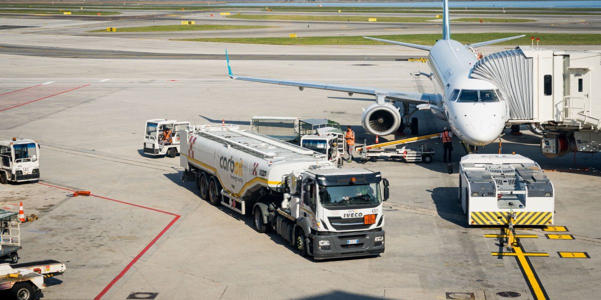 Temeri mari în Europa: Vacanțele de vară, în pericol din cauza crizei de combustibil