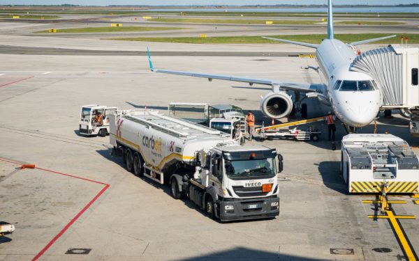 Temeri mari în Europa: Vacanțele de vară, în pericol din cauza crizei de combustibil