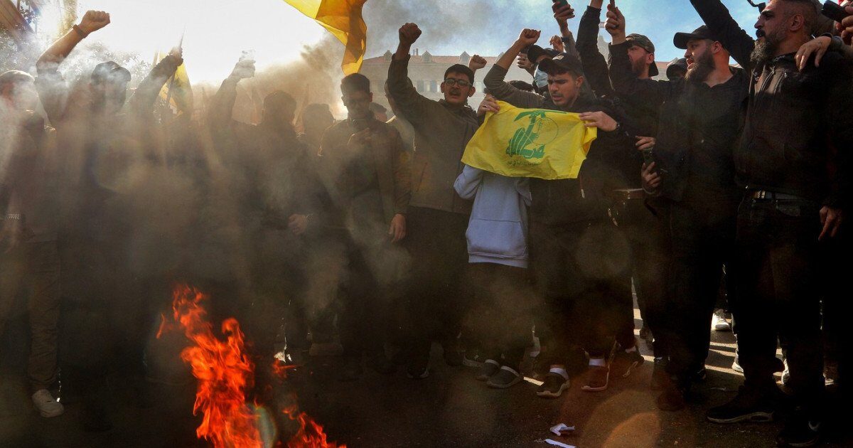Premierul libanez, vizită amânată la Washington. Hezbollah atacă negocierile cu Israel