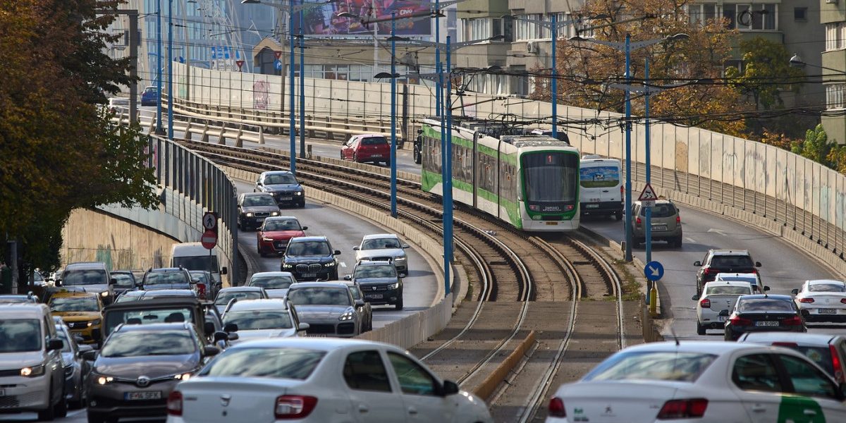 MAI propune schimbări radicale pentru obținerea permisului auto, dezbatere la București