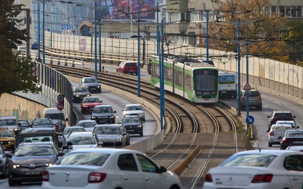 MAI propune schimbări radicale pentru obținerea permisului auto, dezbatere la București