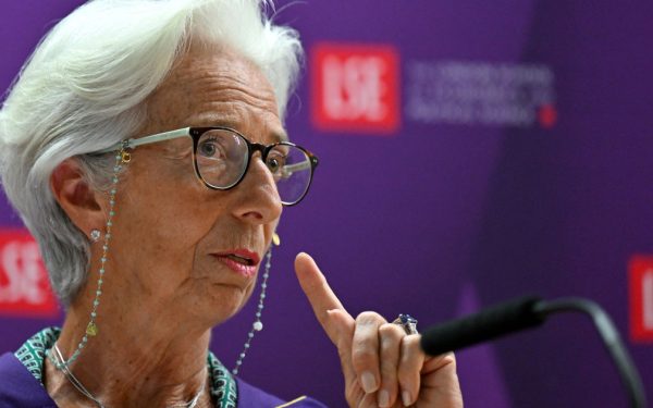 Lagarde, șefa BCE, trage un semnal de alarmă: Economia Europei, balans precar