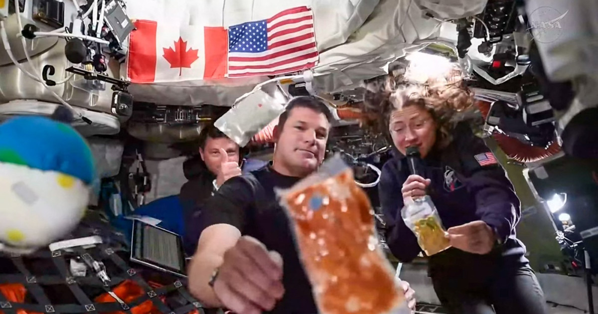 Meniul cosmic ARTEMIS 2: 189 de feluri, inclusiv „cocktail de creveți”