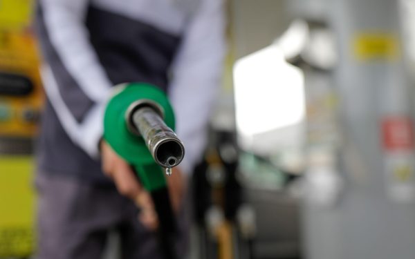 Război pe benzină în România: Când s-ar putea face RAȚIONALIZARE