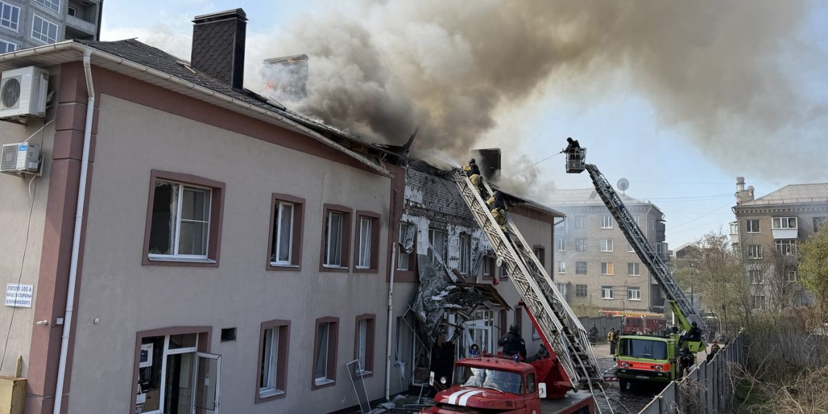 Rusia ignoră armistițiul de Paște: Ucraina acuză aproape 11.000 de încălcări