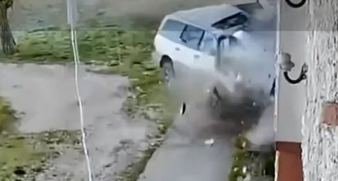 Accident cumplit în Caraș-Severin: Un mort și copii printre răniți