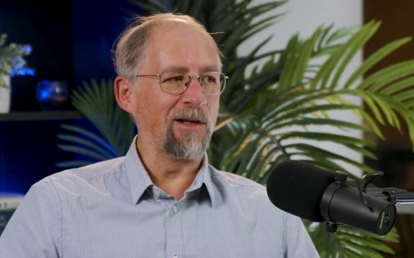 Informaticianul Adam Back neagă vehement orice legătură cu Satoshi Nakamoto, misteriosul creator al Bitcoin, după ce o publicație americană a sugerat că ar putea fi chiar el