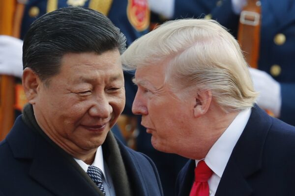 Trump amenință China: Taxe vamale uriașe dacă ajută militar Iranul