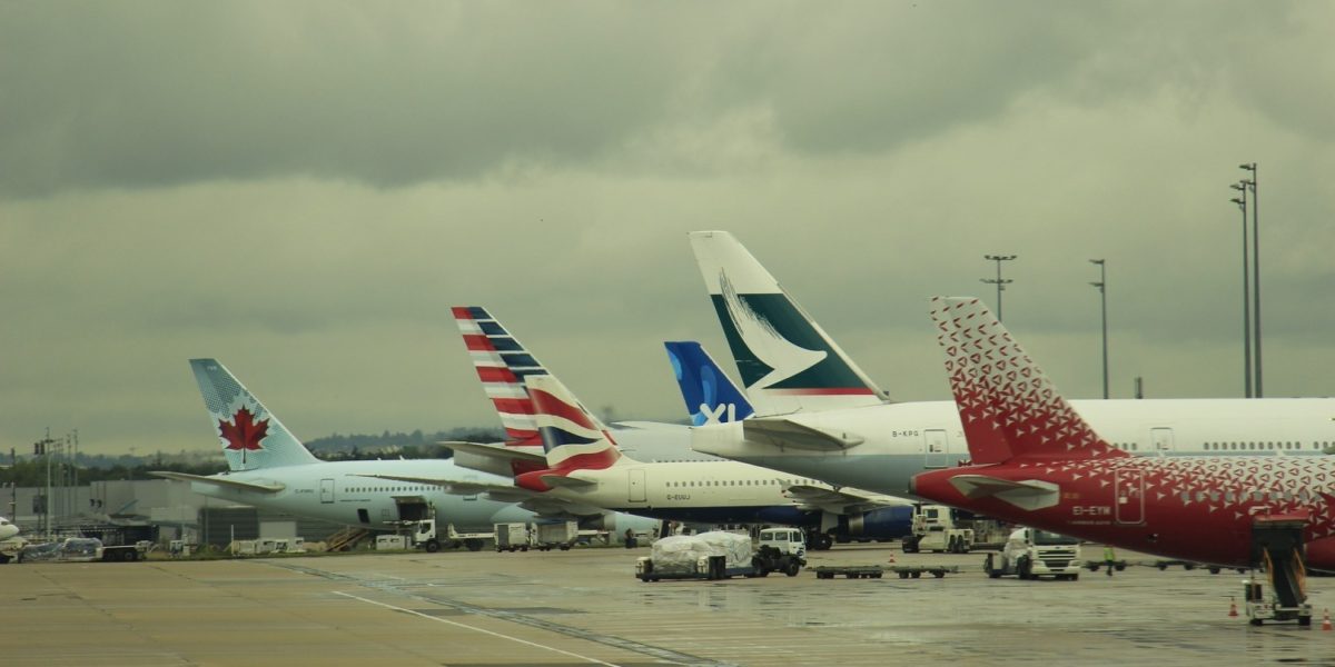 Criza Europa: Cum vor reacționa liniile aeriene la explozia prețului combustibilului