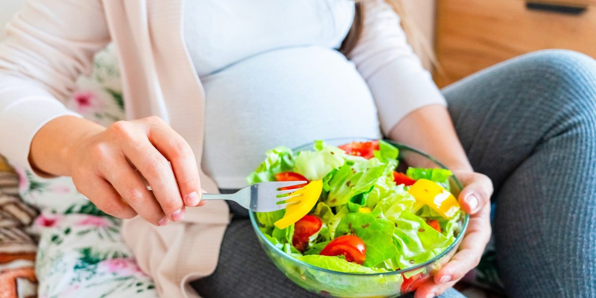 Ce alimente te ajută în SARCINĂ? Ghidul viitorilor părinți