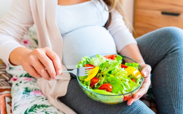 Ce alimente te ajută în SARCINĂ? Ghidul viitorilor părinți