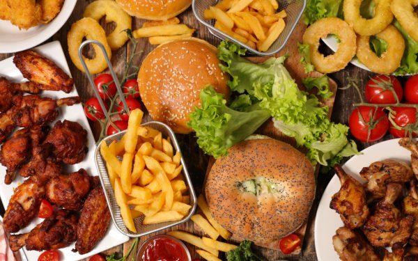 Dietă cu ultraprocesate: Cercetătorii trag un semnal de alarmă pentru sănătatea oaselor