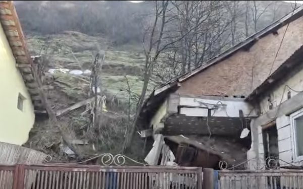 Slatina ajută sinistrații: Terenuri cu plată-n rate după alunecarea de teren pe Grădiște