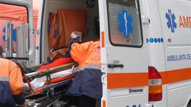 Un accident rutier grav s-a petrecut în această după-amiază pe Bulevardul Revoluției, în zona Ziridava din Arad, provocând intervenția autorităților și punând în alertă echipele de salvare