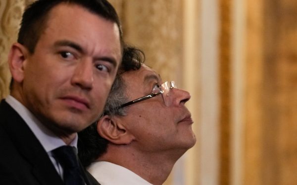 Ecuador: Taxe-record de 100% în războiul comercial cu Columbia