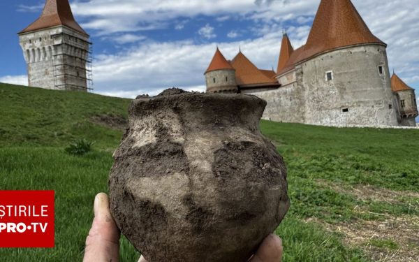 Arheologi, descoperire senzațională la Castelul Corvinilor: artefacte de acum 2.500 de ani
