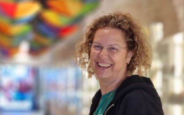 Asistenta eroina, salvatoare de vieți, se luptă acum pentru viața ei!