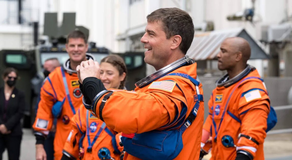 Revenirea astronauților aproape de Lună după mai bine de 50 de ani Lansarea misiunii Artemis 2 reprezintă un moment istoric, chiar dacă nu a atras atenția mediatică a zilelor de glorie ale zborurilor spațiale din anii ’60–’70