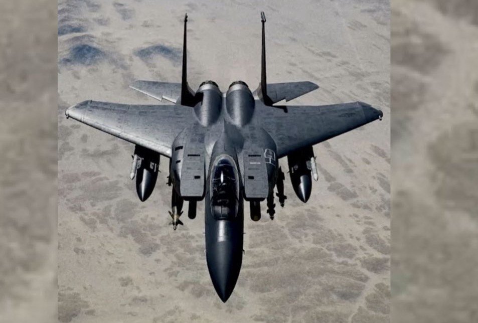 Oficialii militari americani au anunțat oficial că au identificat și recuperat un aviator din echipajul avionului de vânătoare F-15 doborât vineri de Iran, în largul coastei Golfului Persic