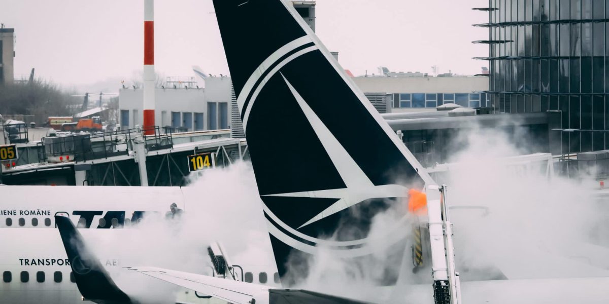 UE, măsuri de criză pentru combustibilul avioanelor: Războiul din Orient amenință