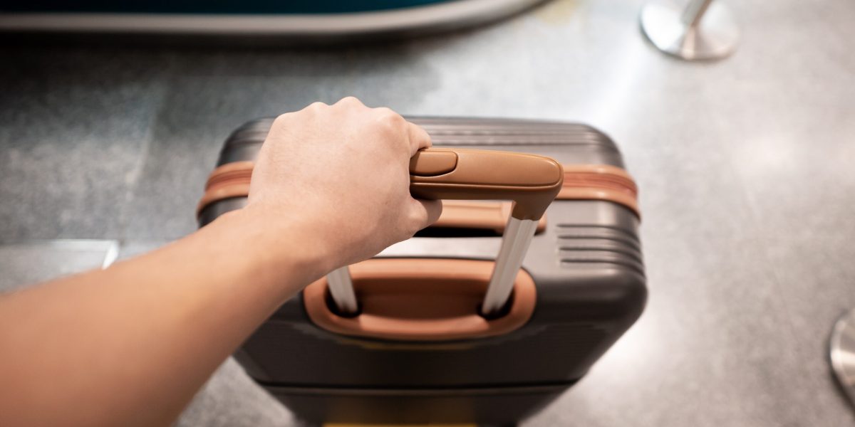 Bagaj de mână ca-n filme: Metoda japoneză te învață cum să faci asta ușor!