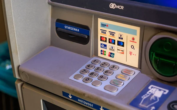 Bancomatele dispar: Europa, în criză de cash. Accesul la numerar, limitat