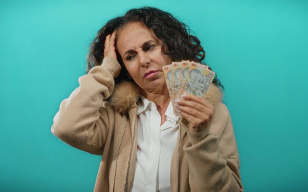 Taxă suplimentară pentru turiști: Românii, puși să plătească în plus, oricât ar costa!