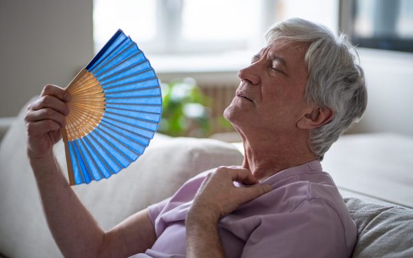 Opt motive pentru transpirația abundentă după 40 de ani: Ce se întâmplă cu corpul tău