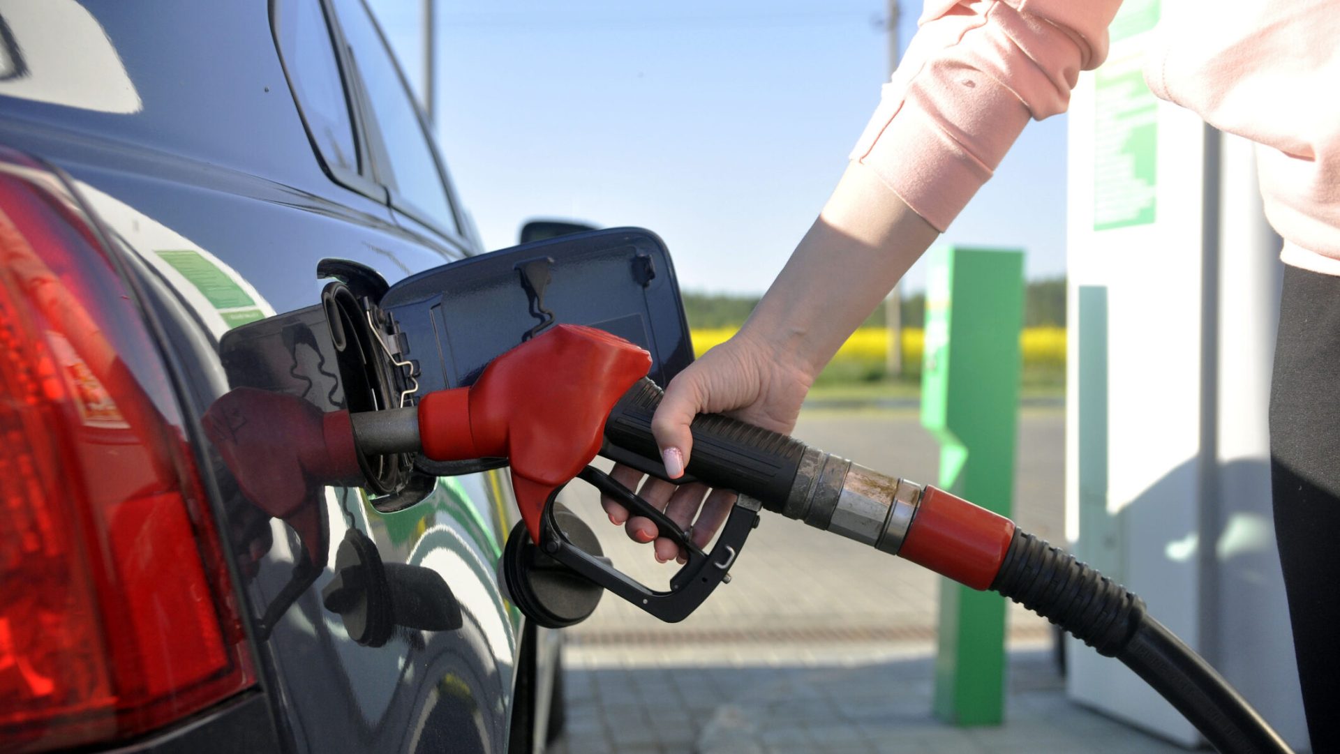 Prețurile la carburanți nu vor reveni la nivelurile de dinaintea creșterii accelerate