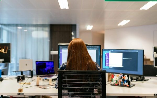 Lucrezi de Paște? Ce drepturi ai și ce bani iei în plus