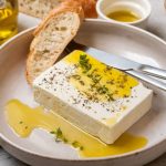 Brânza-minune: Mănânci zilnic și dai jos grăsimea de pe burtă!