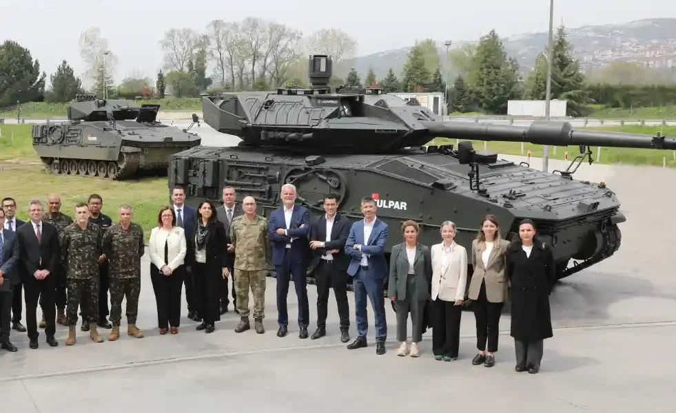 Militari brazilieni, o vizită la Otokar: Tancurile TULPAR, în atenție